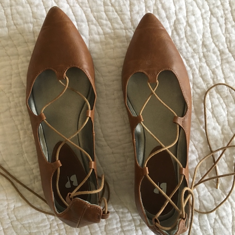 Cognac  lace up pointed toe flats